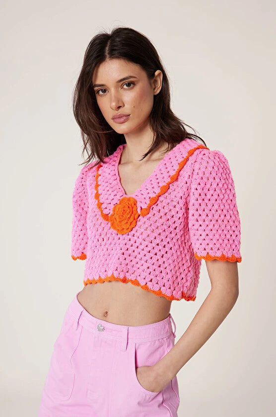 CROCHET ROSE SWEATER