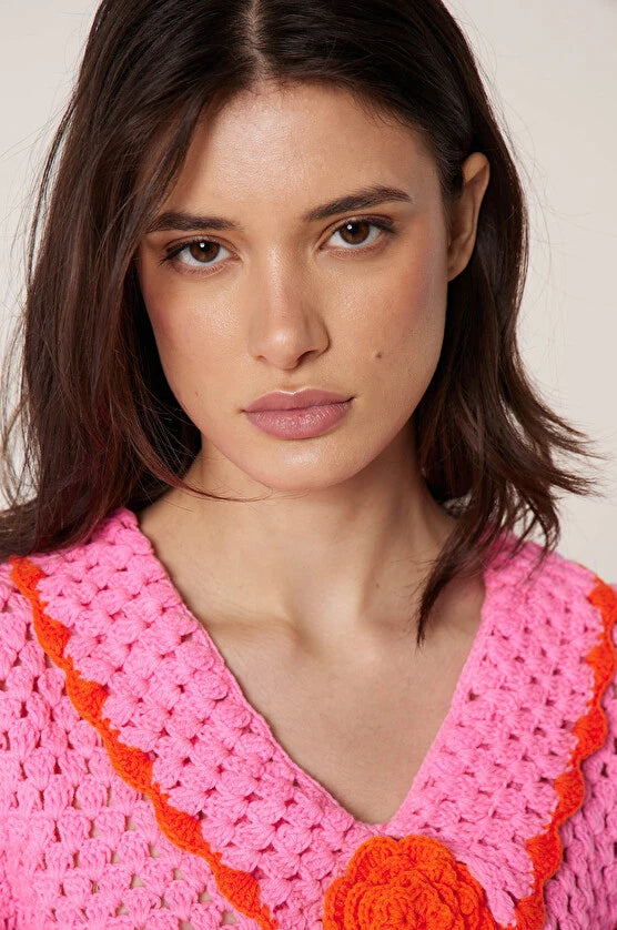 CROCHET ROSE SWEATER
