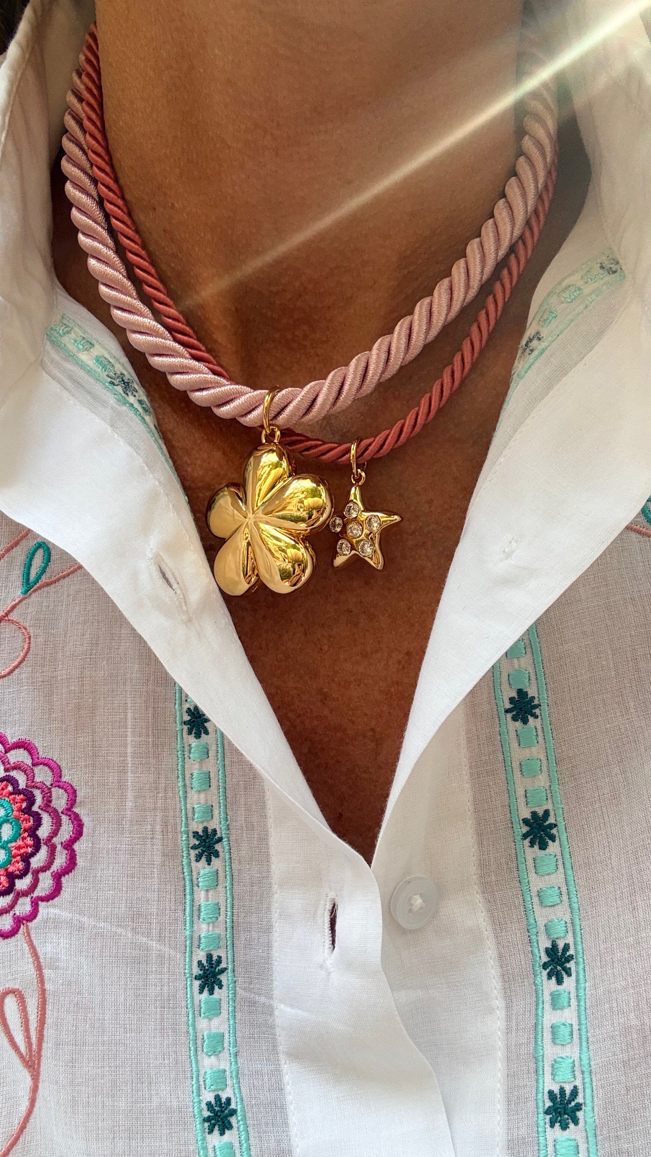 FLOWER CHARM NECKLACE