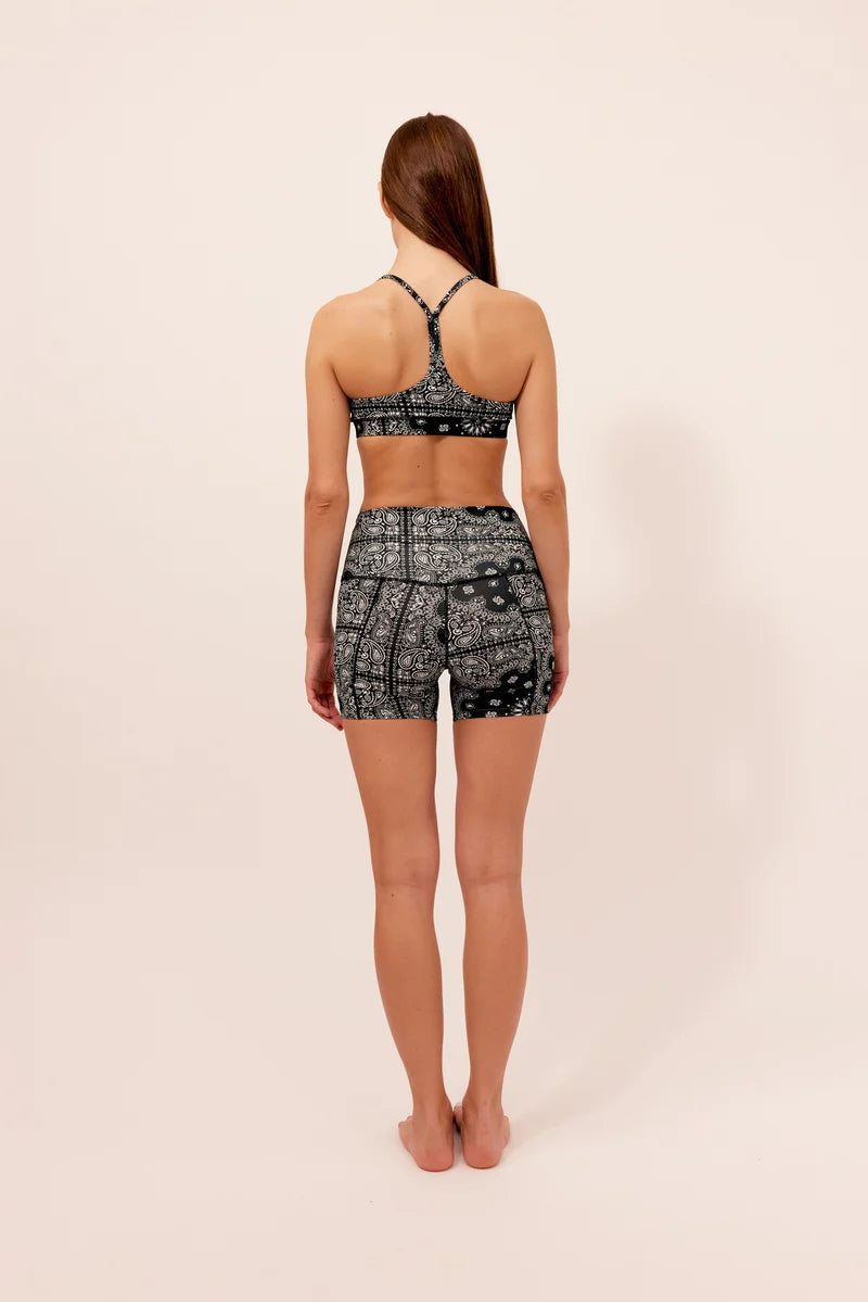 YOGA SHORT BLACK BANDANA