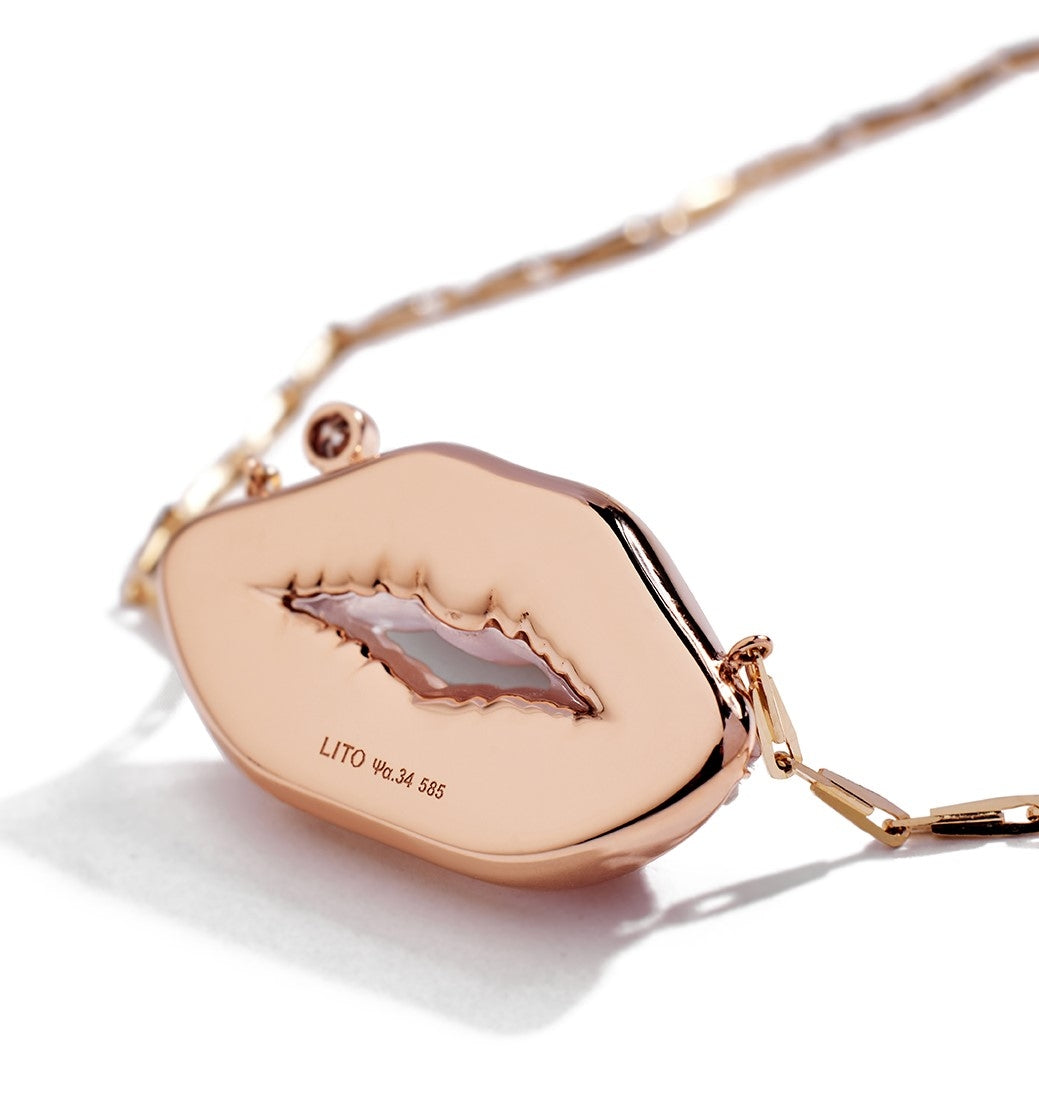 "KISS ME MORE" big necklace