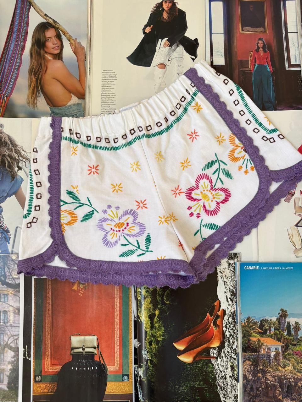 VINTAGE EMBROIDERED SHORTS M