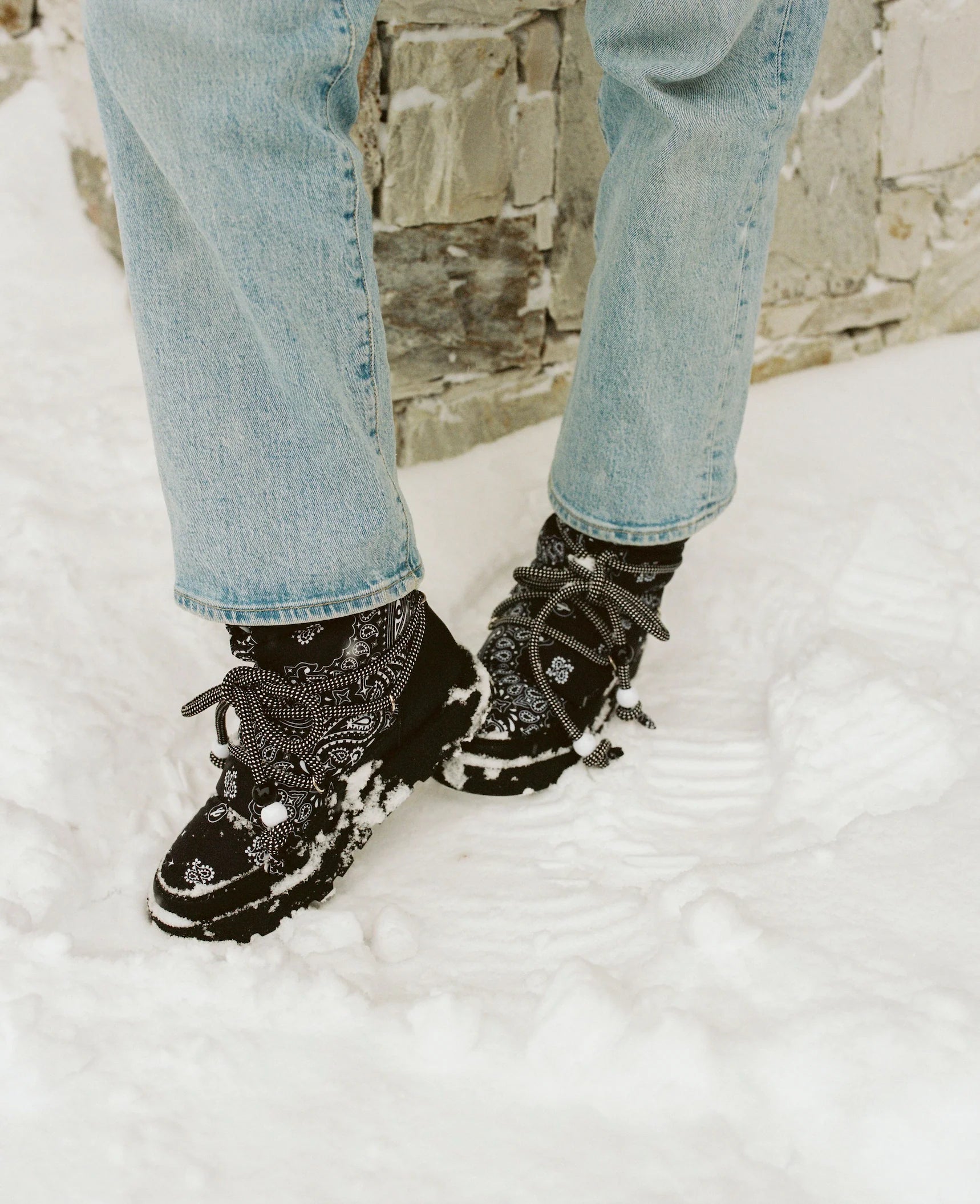 SNOW BOOTS BLACK