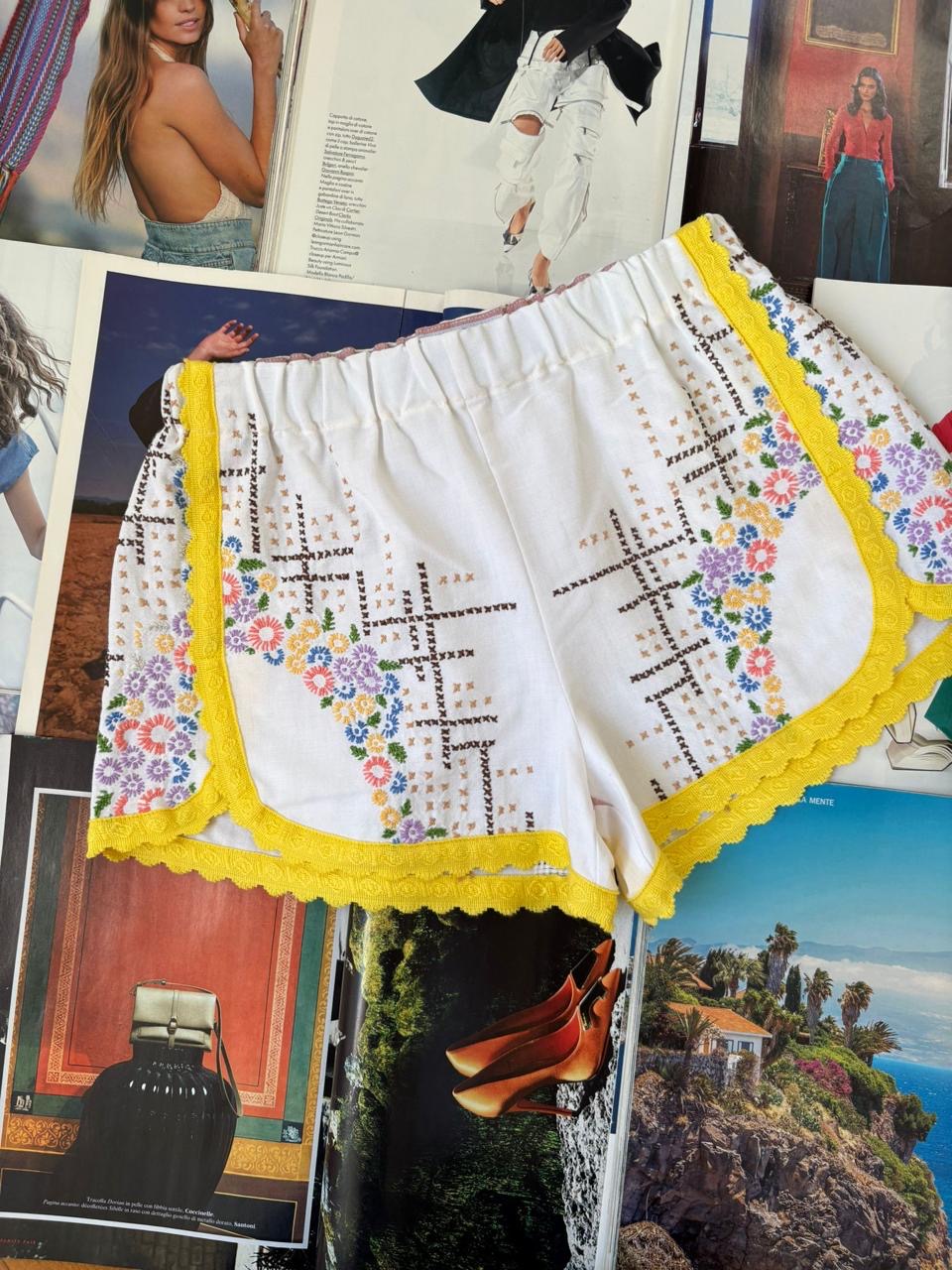 VINTAGE EMBROIDERED SHORTS S
