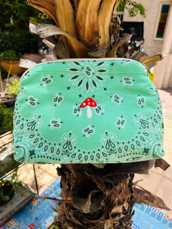 TOILETRY BAG - MUSHROOM - TURQUOISE