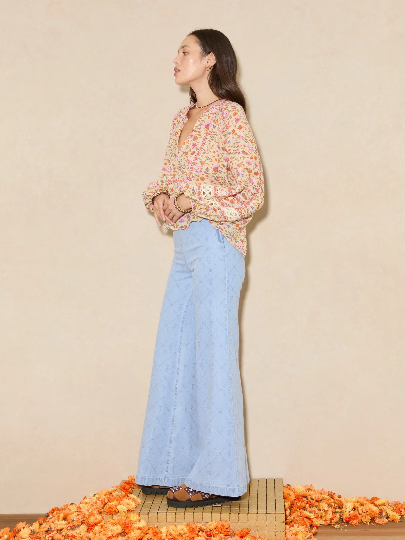 DYLAN EMBROIDERED FLARE