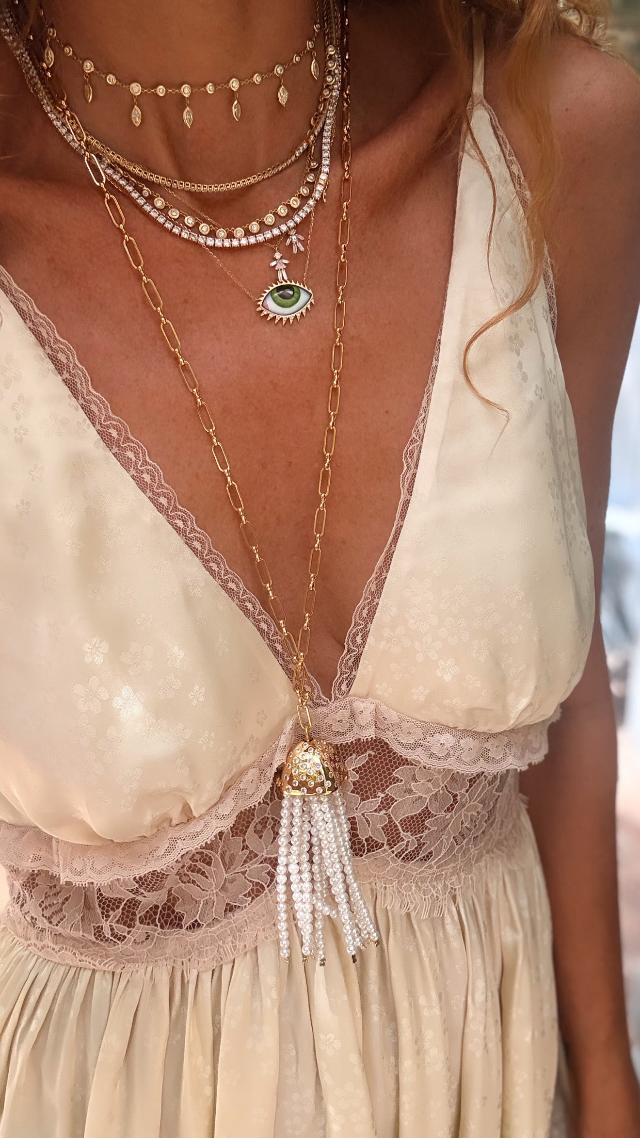 JELLY FISH WHITE PEARLS LONG CHAIN NECKLACE