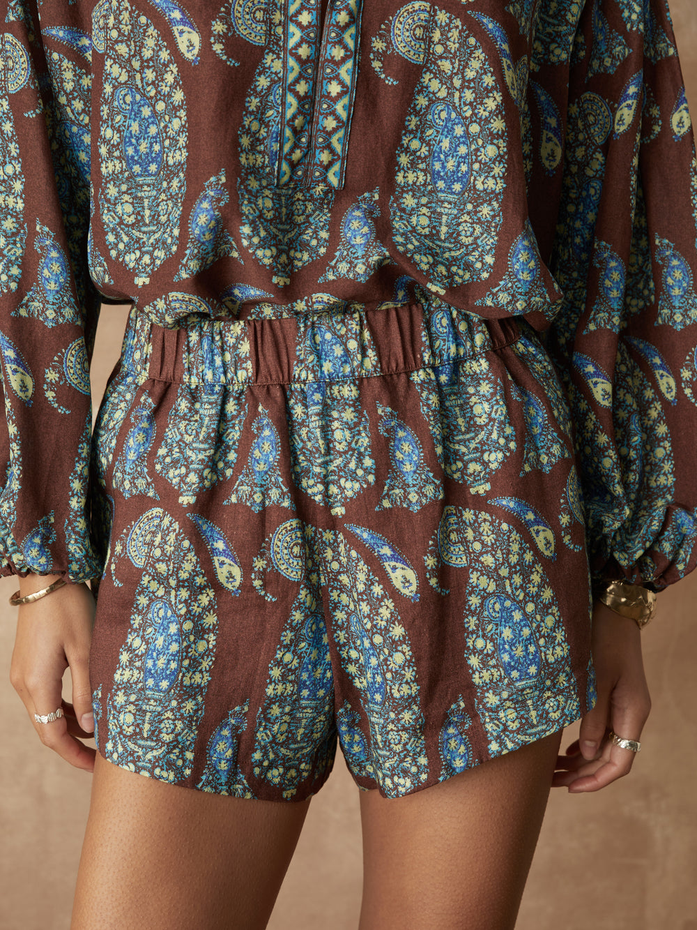 Calico Minimal Classic Short detail