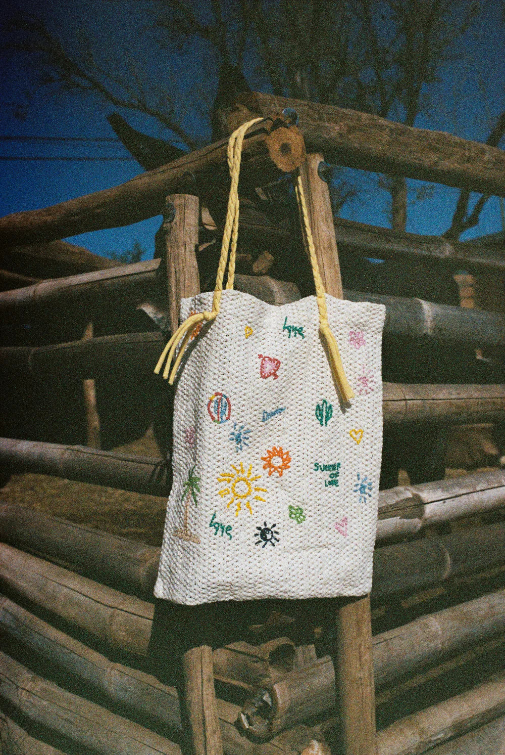 EMBROIDERED CROCHET TOTE BAG