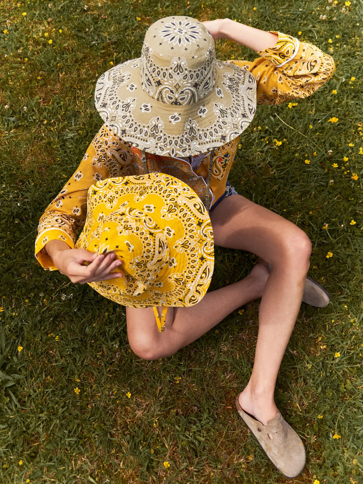 HAT - BEIGE/ BROWN