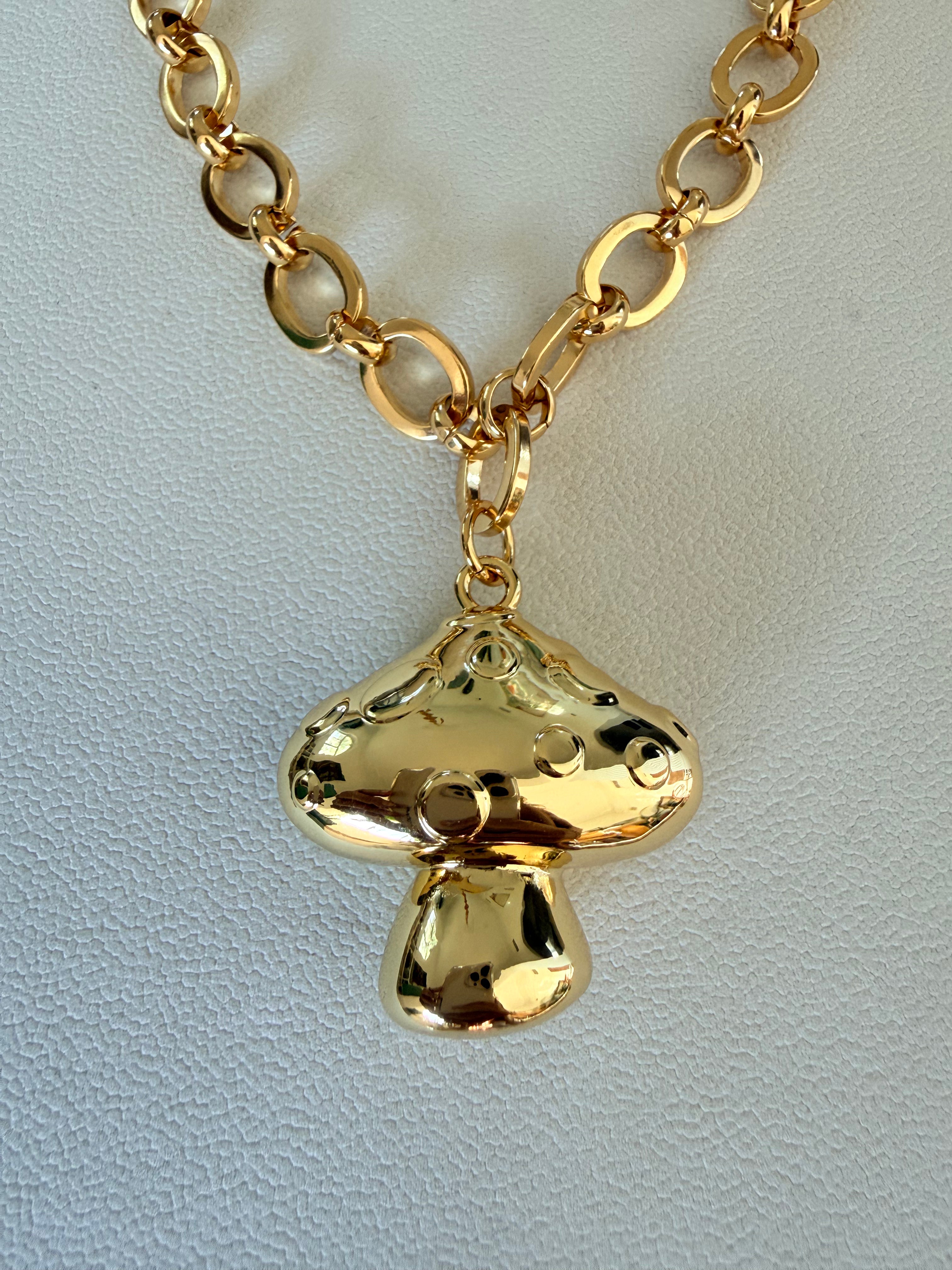 BIG MUSHROOM CHARM NECKLACE