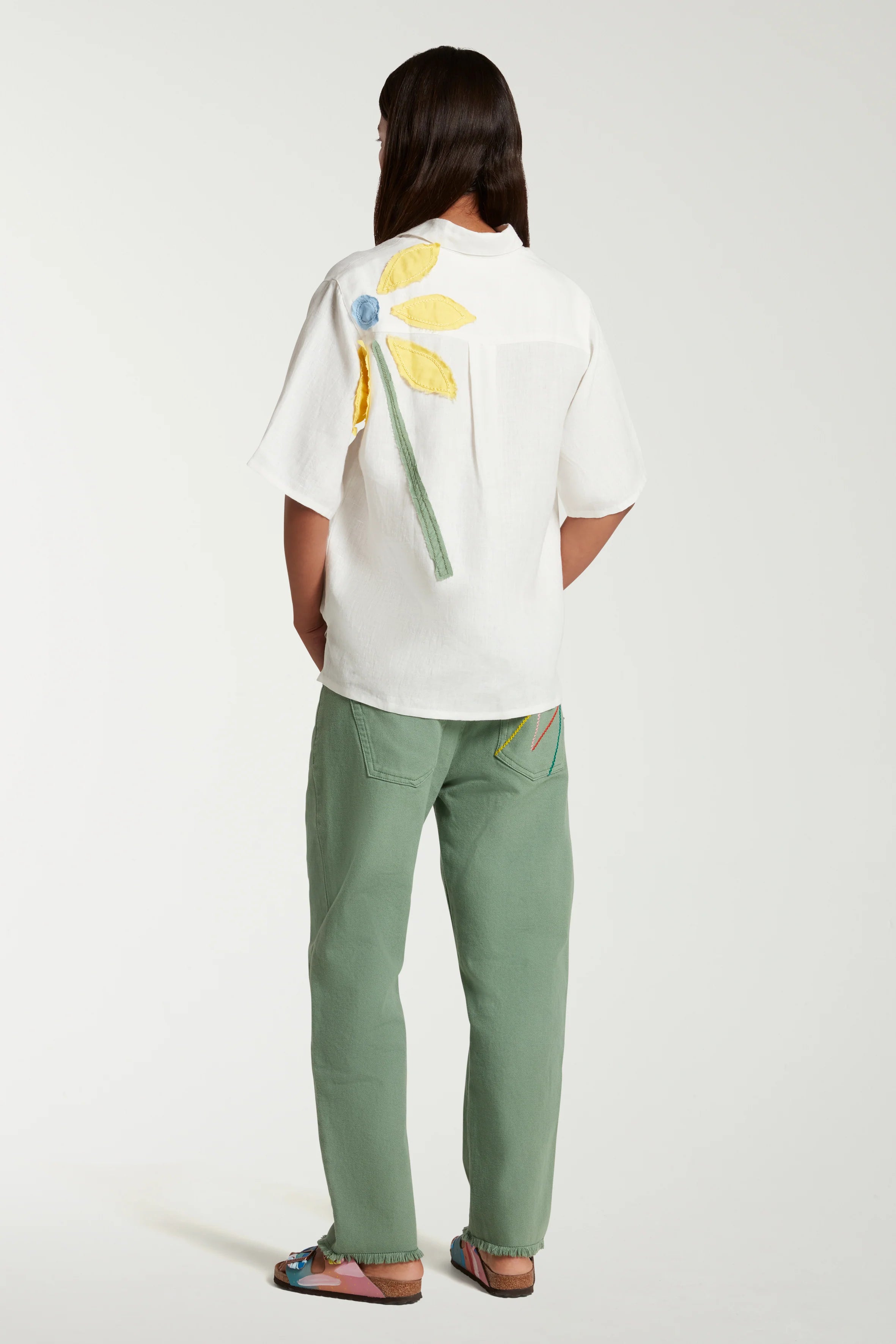 SHORT SLEEVE SHIRT WITH APPLIQUE FLOWER
