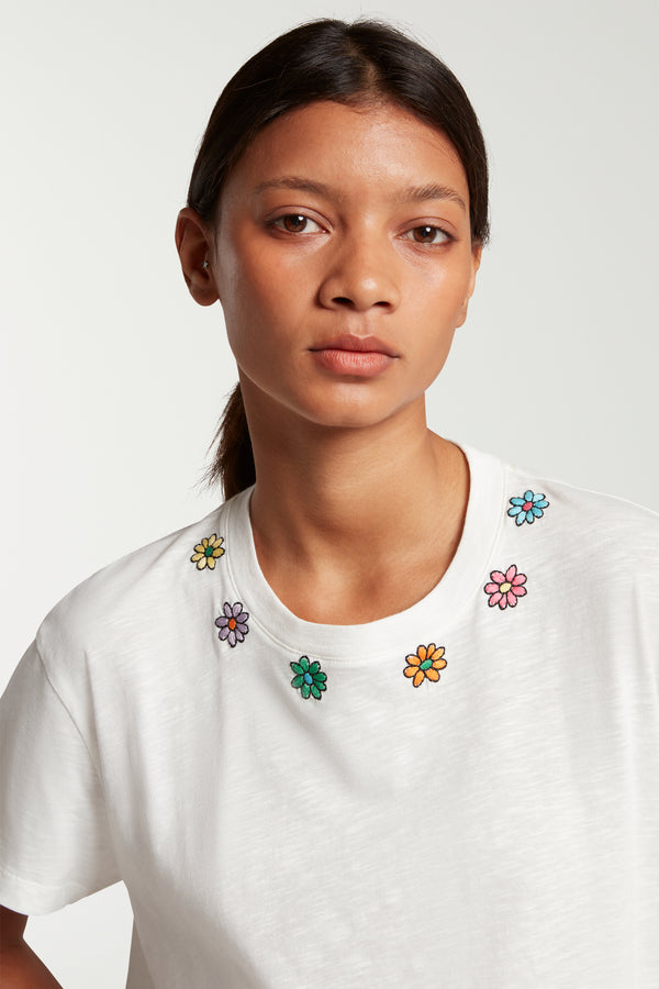 EMBROIDERED FLOWER T-SHIRT