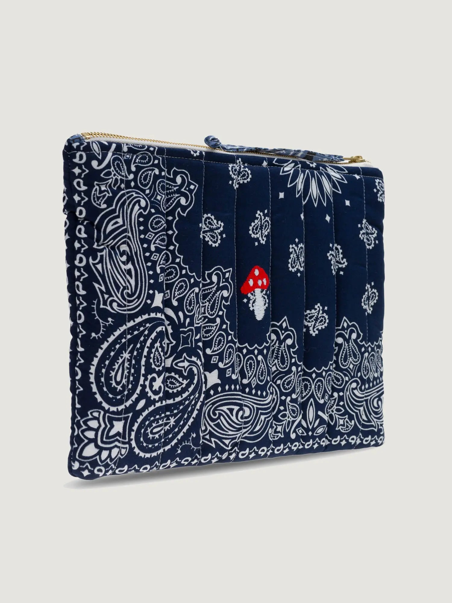 ZIPPED QUILTED POUCH - MUSHROOM- NAVY/CHAMBRAIS