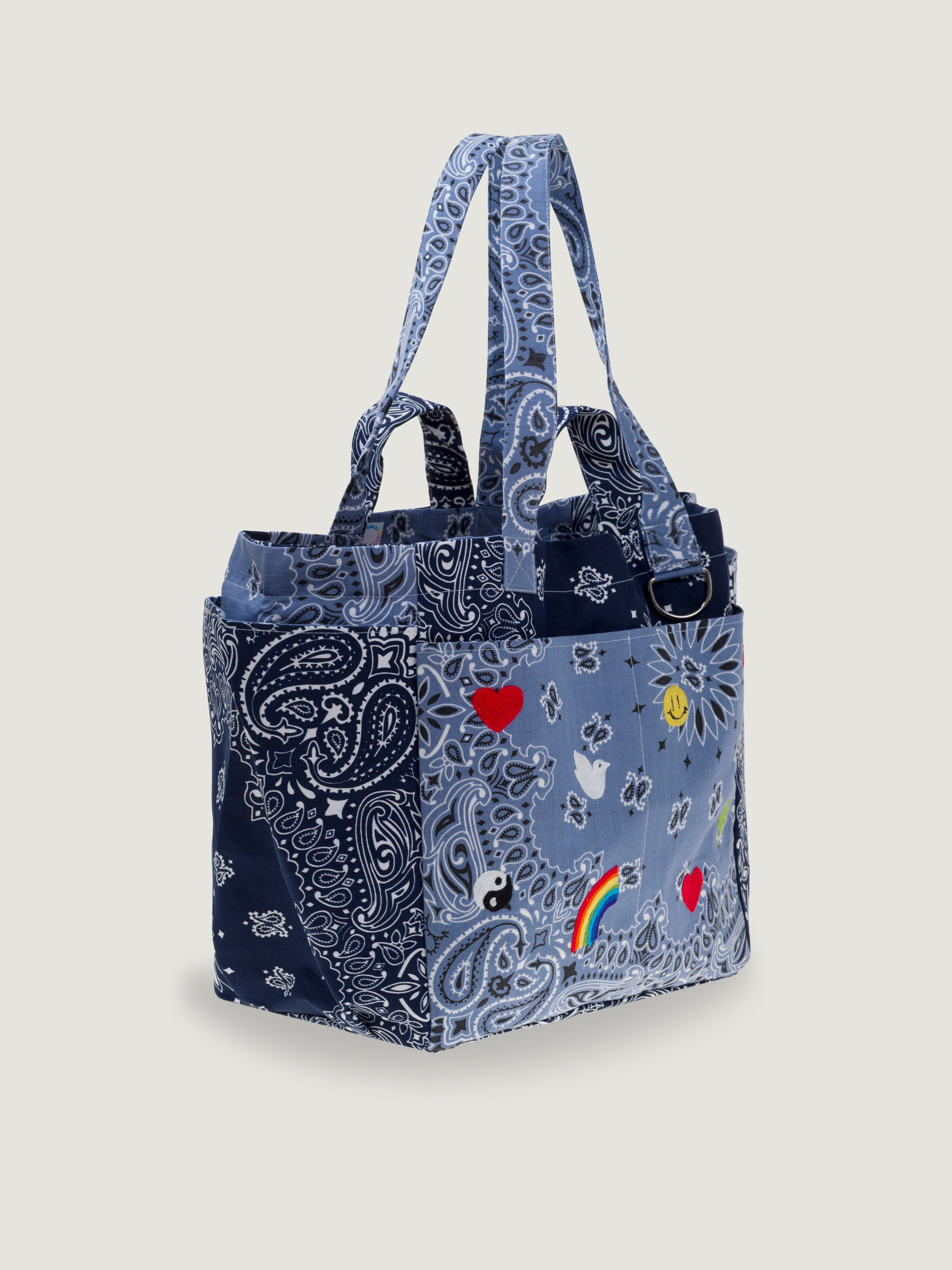EMBROIDERED PICNIC BAG - CHAMBRAY/NAVY