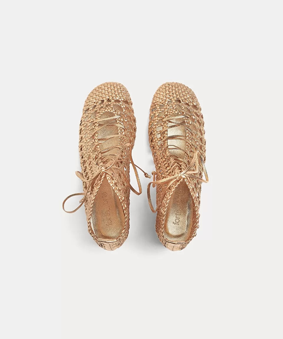 chic hand–woven ankle boot