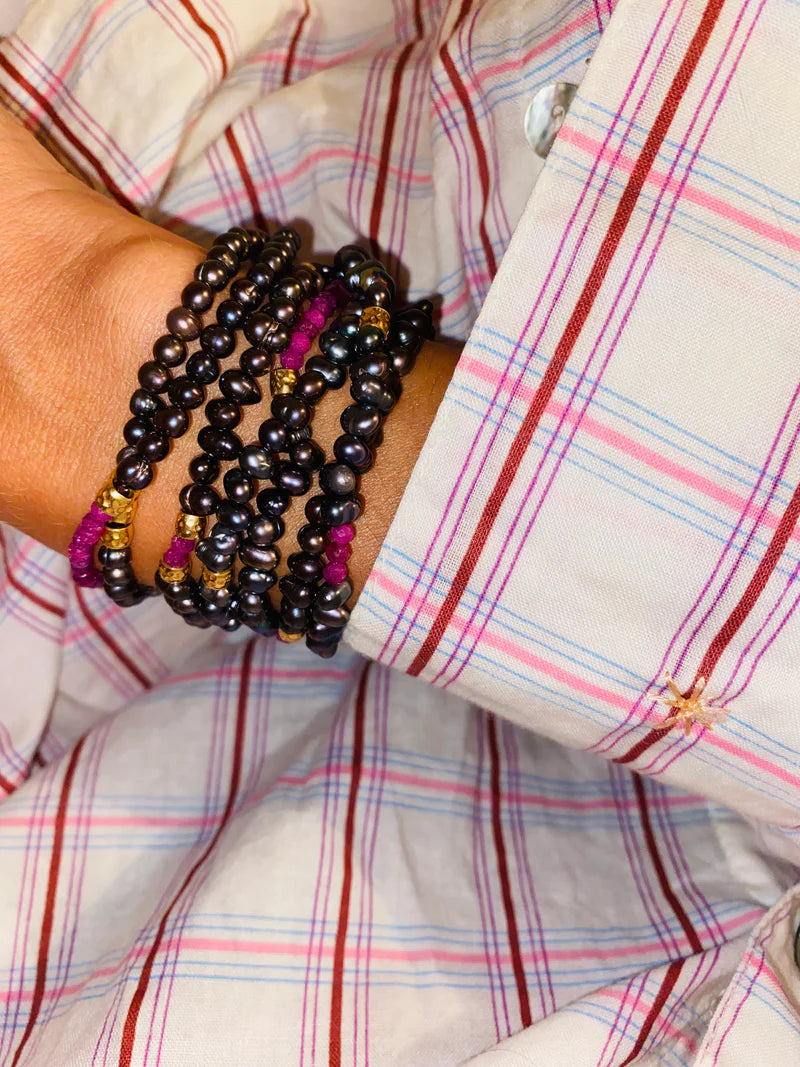 BIG BLACK PEARLS